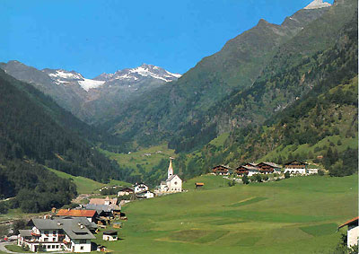 Berge Dörfer und Almen